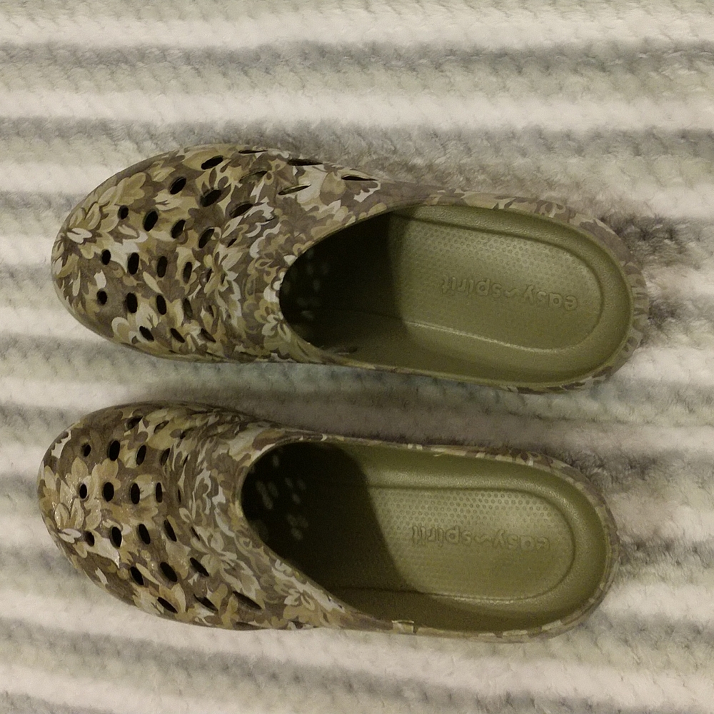 Easy spirit gardening clogs size 11 medium